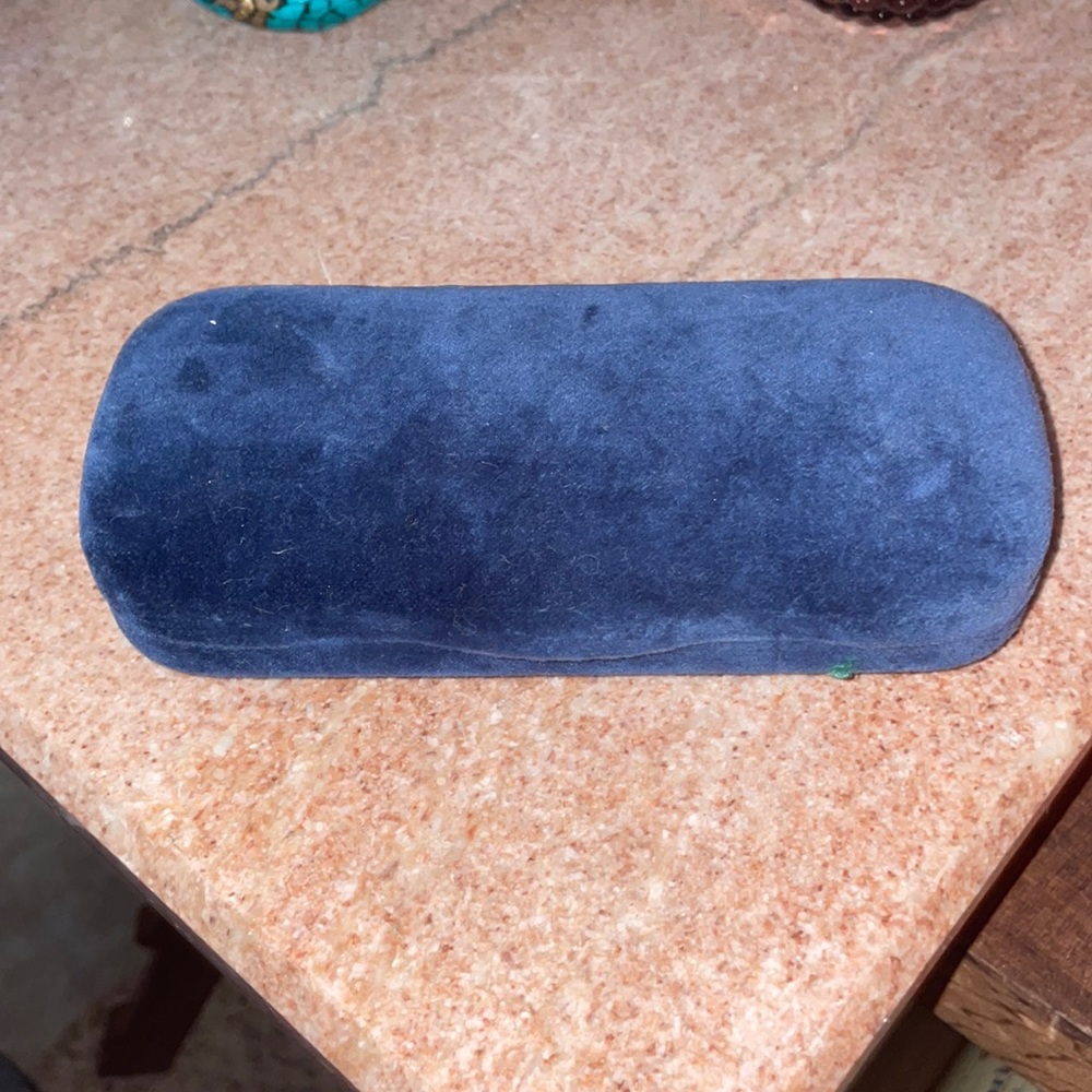 Authentic Gucci eyeglass cases! Velvet soft material! Authenticity card included
